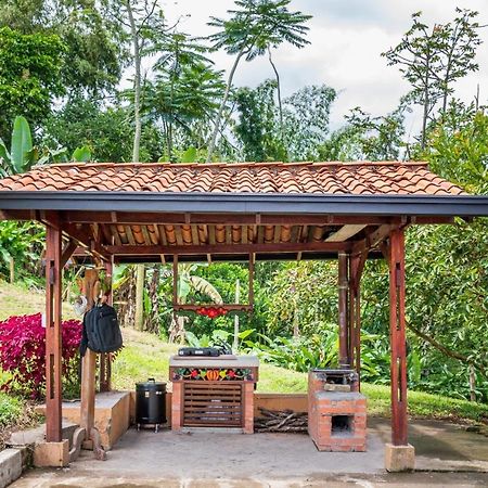 Agradable Cabana Cafetera Con Jacuzzi A 12 Min Del Centro De Pereira Exterior foto